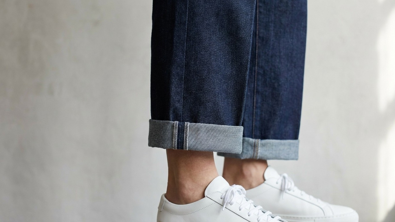 Der Saum-Trick 2026: Ein einfacher Griff verwandelt jede Jeans in einen Style-Game-Changer